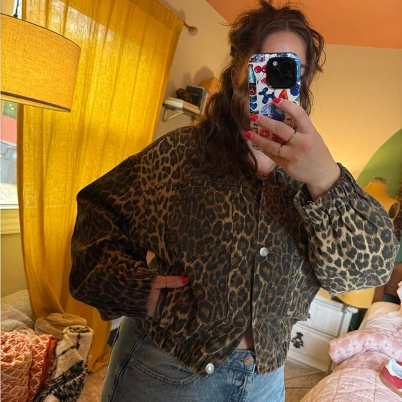 Leopard Print Button-Up Jacket - Picture 2 of 8